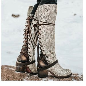 Freebird boots size 8.
